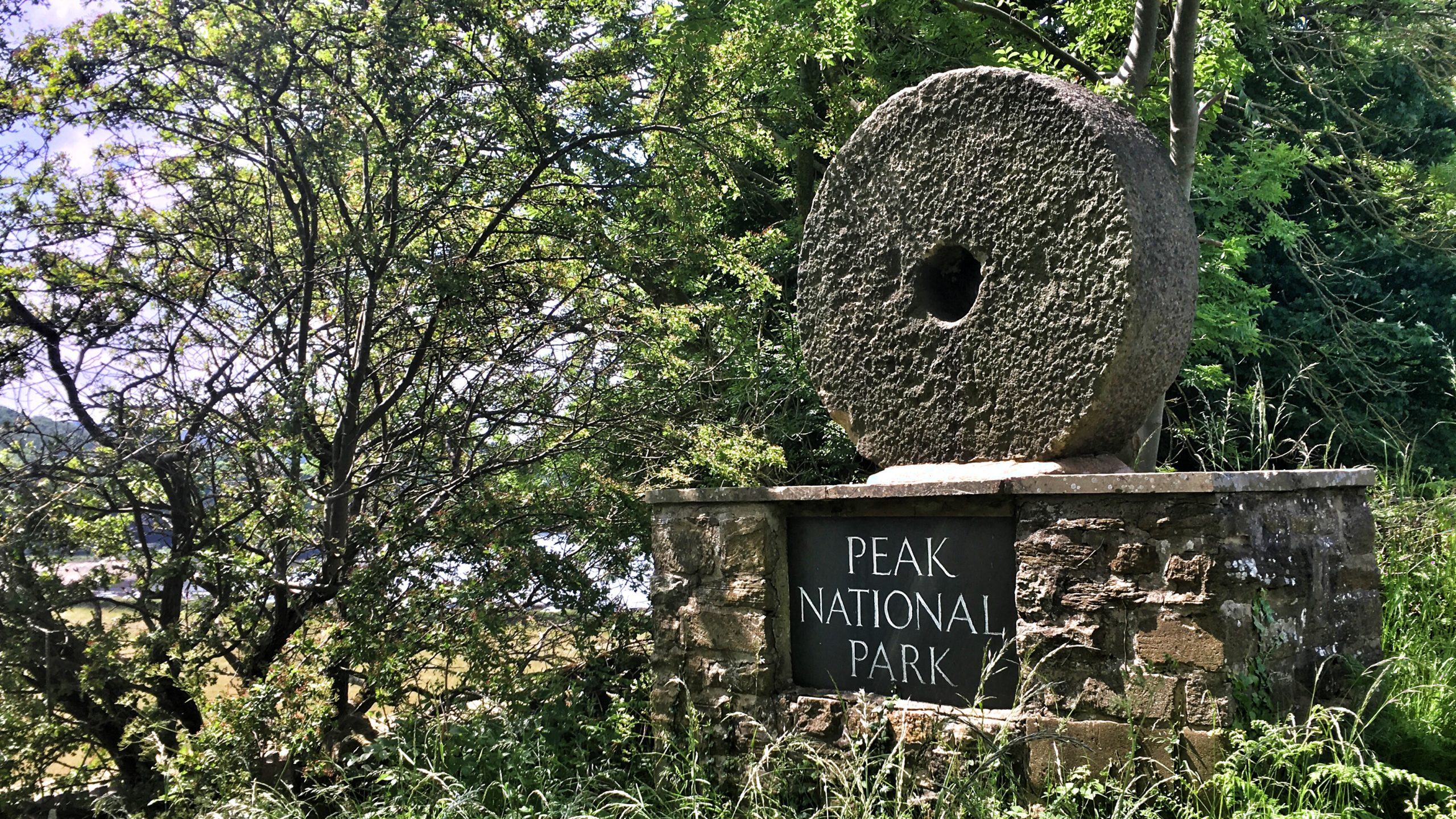 Peak District national park boundary sign at Damflask