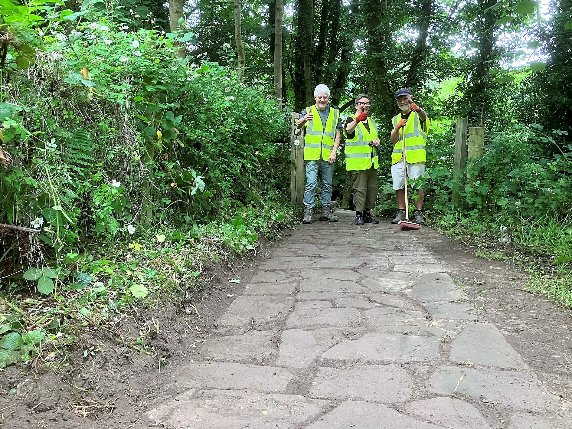 Friends of the Loxley Valley start work to rediscover old stone slab ...